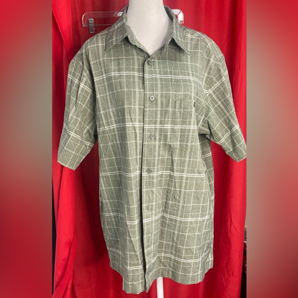 Mens Haggar green plaid - very cool. Worn once Med
